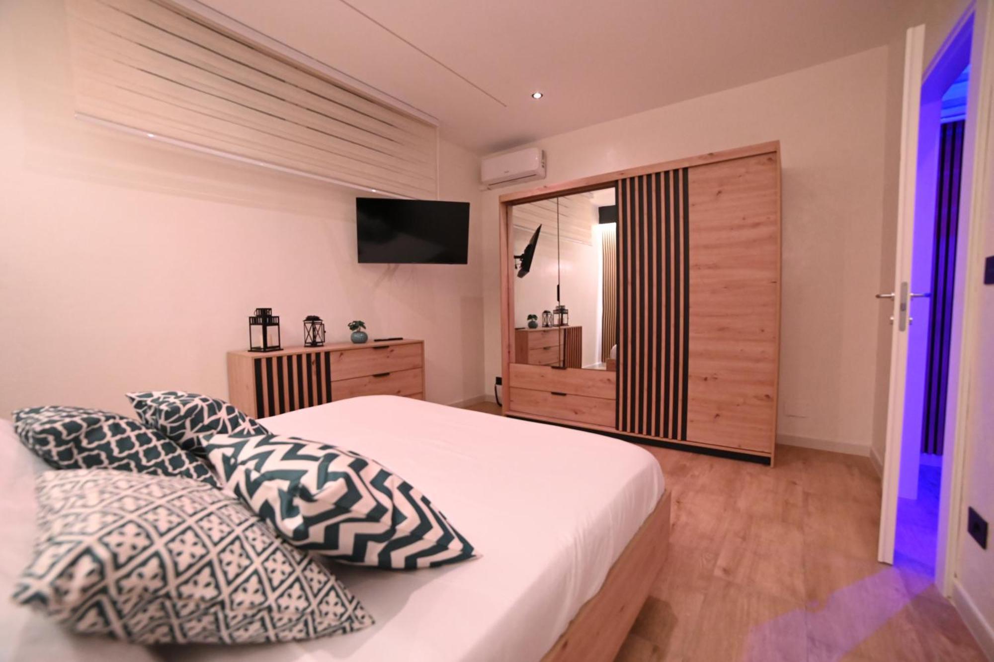 Duca Degli Abruzzi Modern House Luxury Relax Apartman Brindisi Kültér fotó